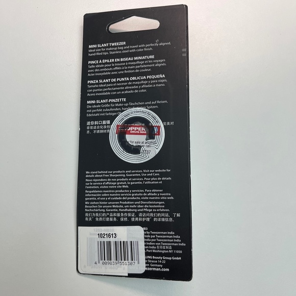 NEW Tweezerman Stainless Steel Mini Slant Tweezer - Picture 2 of 3